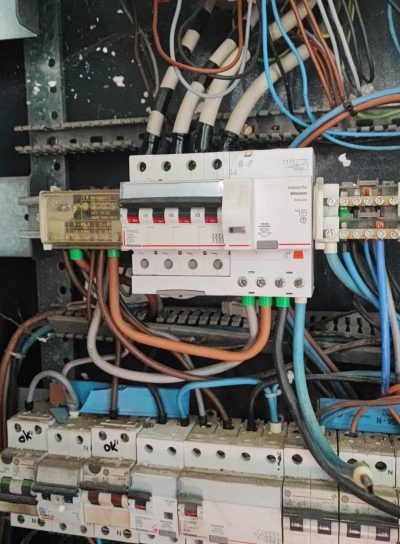 Attivazione impianto elettrico industriale con cablaggio